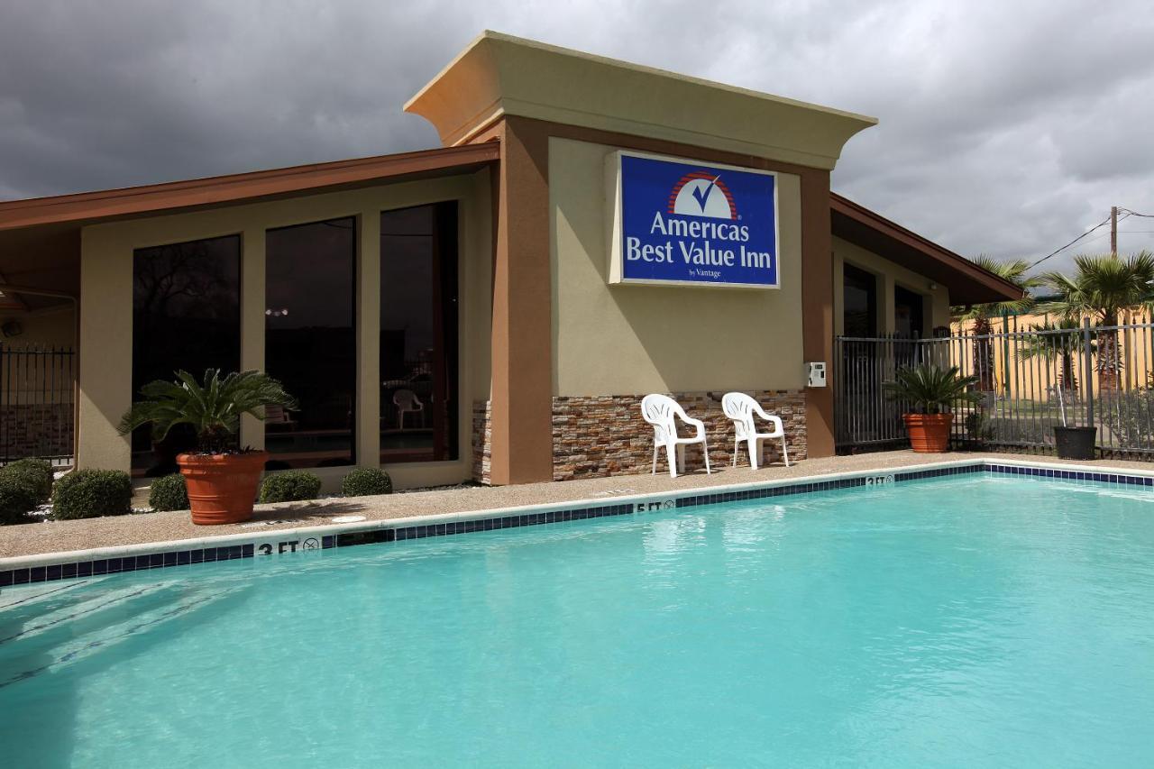 Americas Best Value Inn Angleton Fasilitas foto