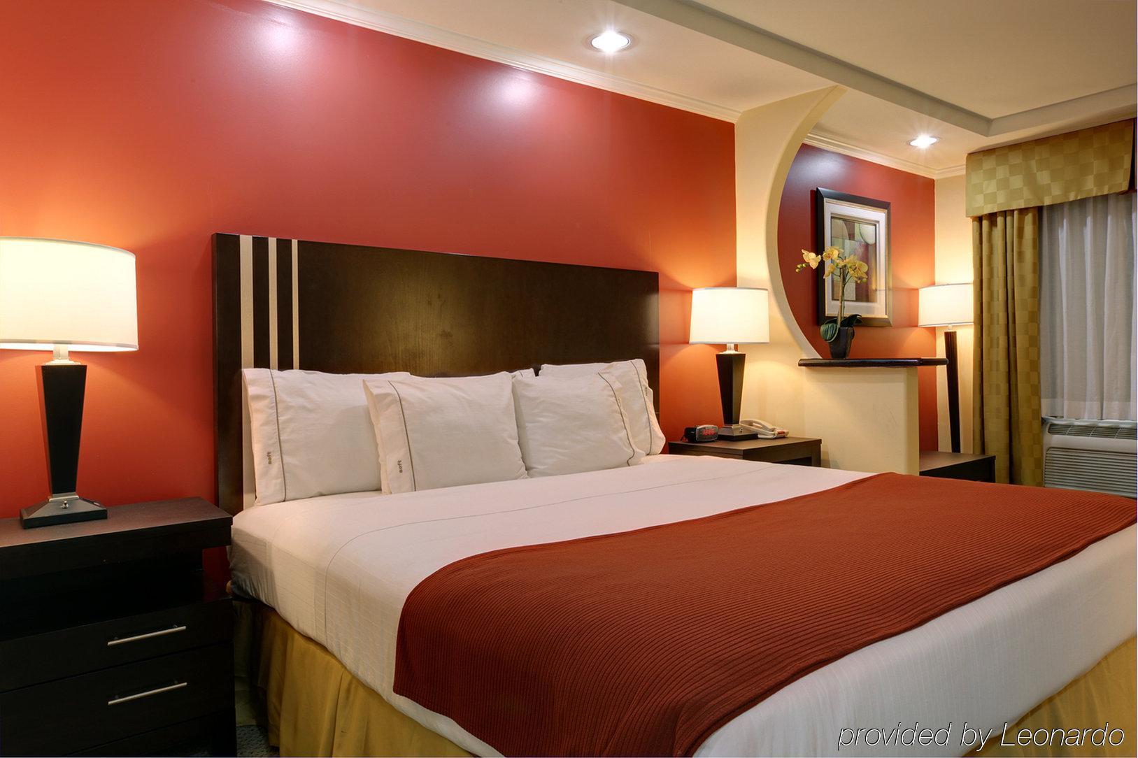 Americas Best Value Inn Angleton Ruang foto