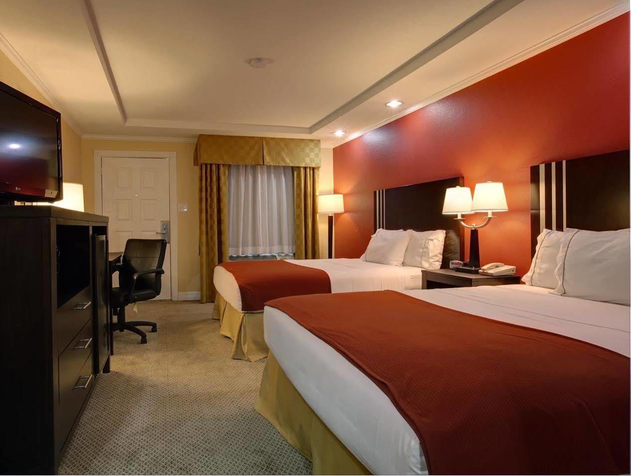 Americas Best Value Inn Angleton Bagian luar foto
